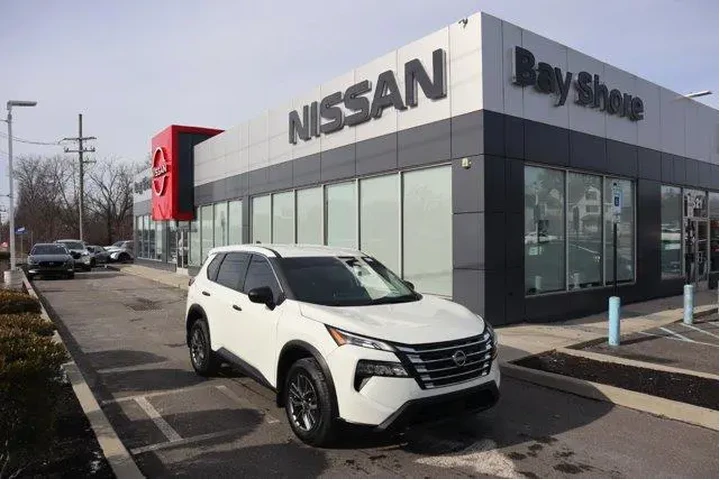 $21013 : Nissan Rogue 2025 AWD S 4dr image 2