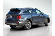 $33647 : Kia Sorento 2023 AWD SX 4dr thumbnail