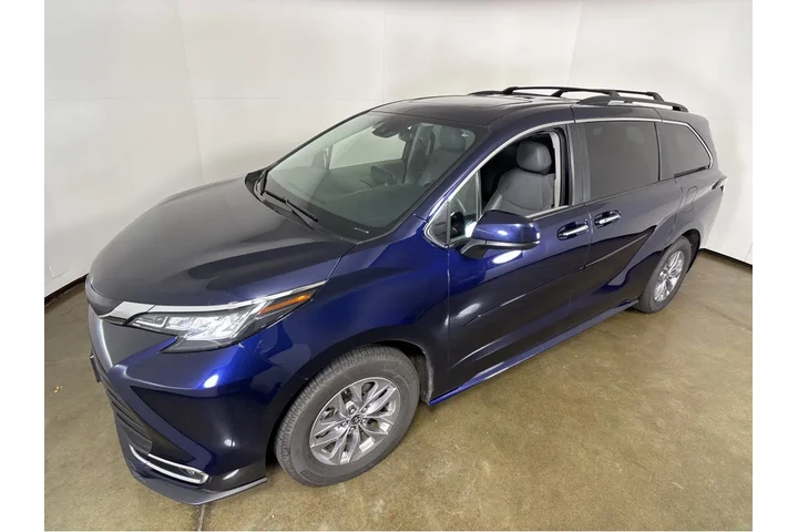 $38694 : 2022 Sienna XLE image 9