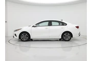 $15998 : Kia Forte 2023 LXS 4dr Sedan thumbnail