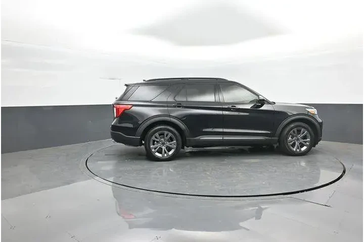 $31672 : Ford Explorer 2022 AWD XLT 4 image 8