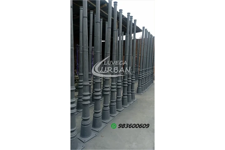 POSTES DE FIERRO FUNDIDO image 7