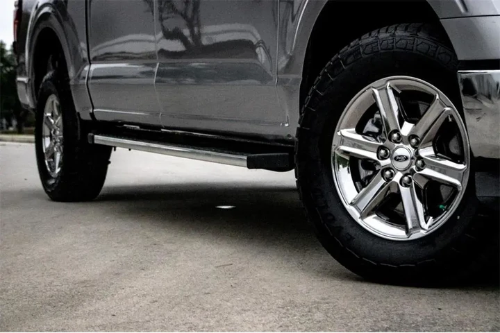 $39996 : Ford F-150 2024 4x4 XLT 4dr image 2