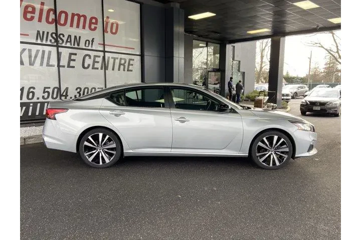 $13585 : Nissan Altima 2022 2.5 SR 4d image 3