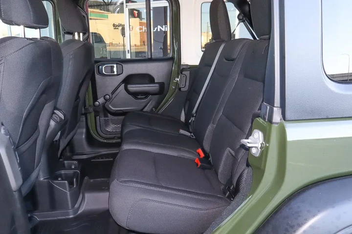 $31488 : 2022 Wrangler Unlimited Willy image 8