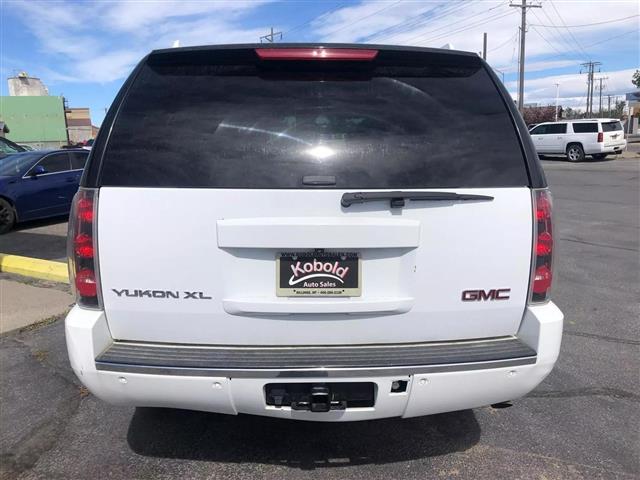 $10995 : 2008 GMC YUKON XL 15002008 GM image 4