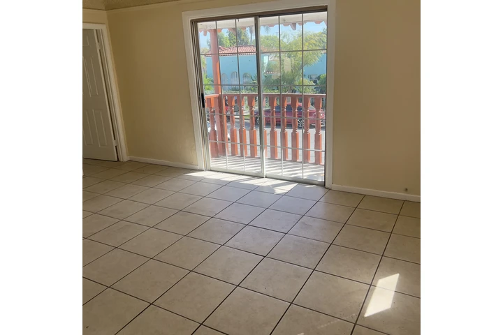 $1800 : One bedroom One bathroom 90280 image 5