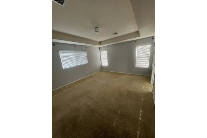 $2800 : 4 bed/3 bath House for rent i image 9