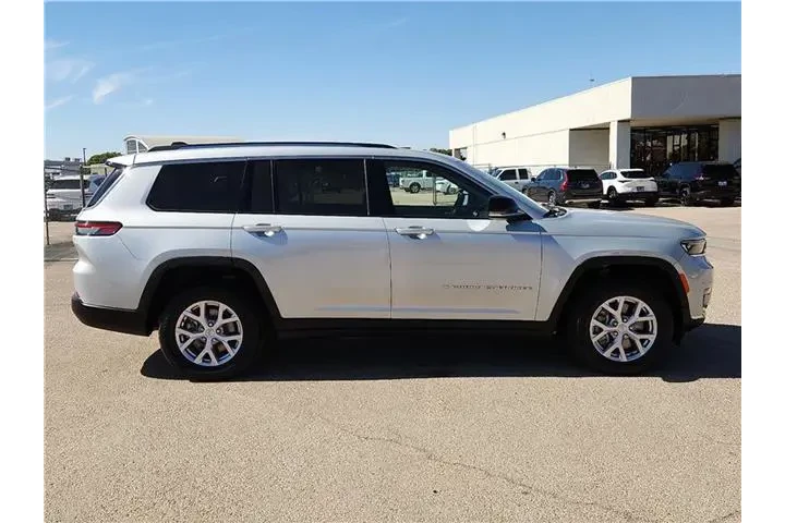 $30995 : Jeep Grand Cherokee L 2022 4 image 5