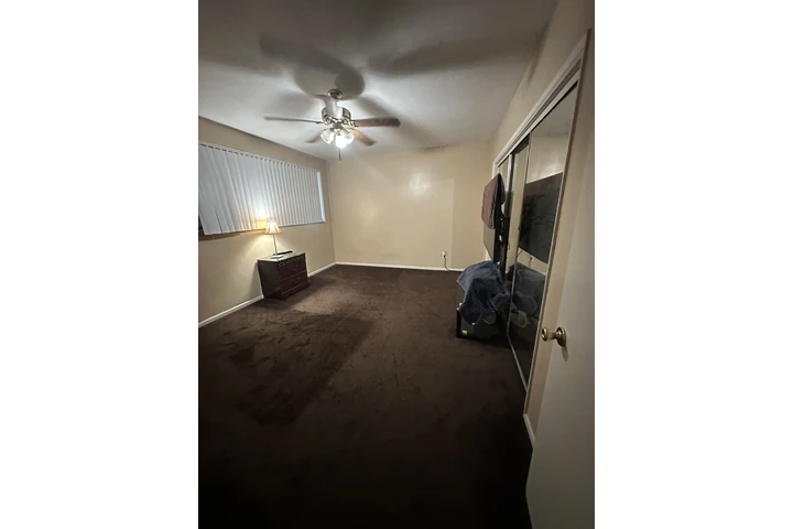 $850 : SE RENTA CUARTO GRANDE image 2