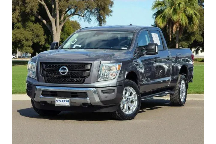 $31700 : Nissan Titan XD 2022 4x4 SV image 2