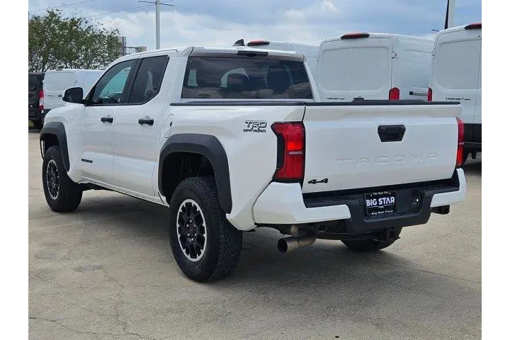 $38699 : Toyota Tacoma 2024 4x4 SR5 4 image 5