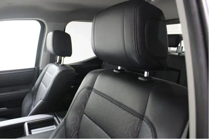 $35977 : Toyota Tundra 2022 4x2 SR5 4 image 5