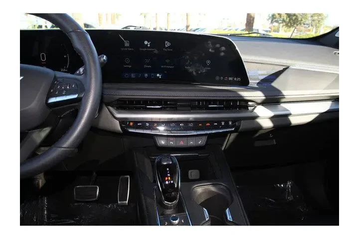 $37021 : Cadillac XT4 2024 Sport 4dr image 5
