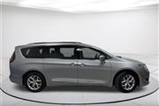 $14190 : Pre-Owned 2018 Pacifica Touri thumbnail