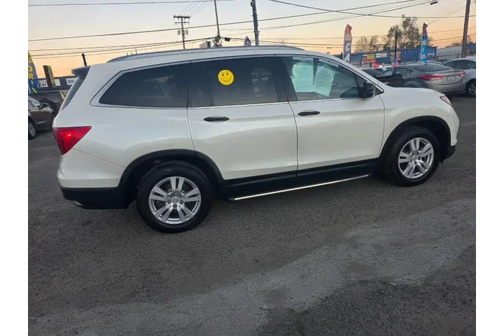 $15999 : 2017 Pilot LX image 8