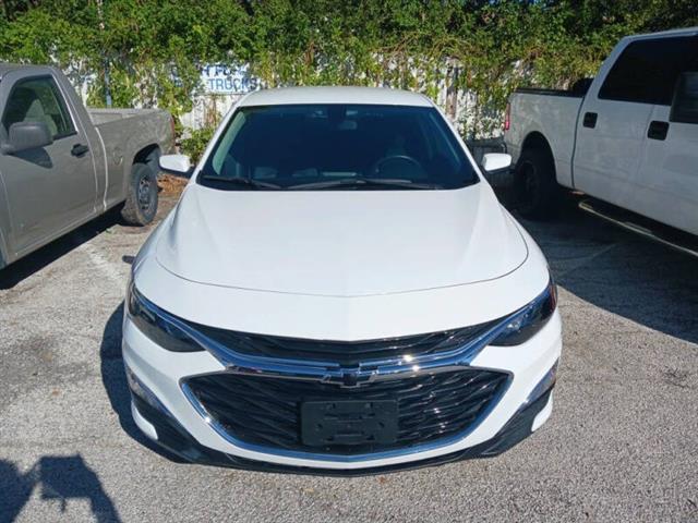 $19900 : 2022 Malibu RS image 2