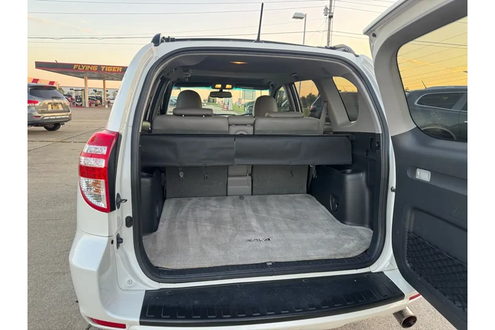 $8999 : 2011 RAV4 Limited V6 4WD image 6