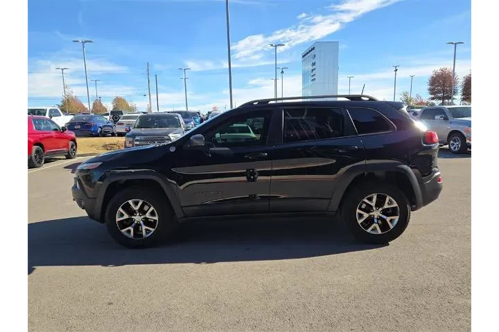 $14750 : Jeep Cherokee 2018 4x4 Trail image 2