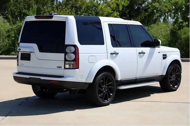 $13724 : Land Rover LR4 2016 AWD HSE image 8