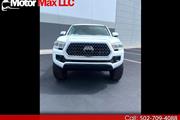 2018 Tacoma SR5 Double Cab Lo en Louisville