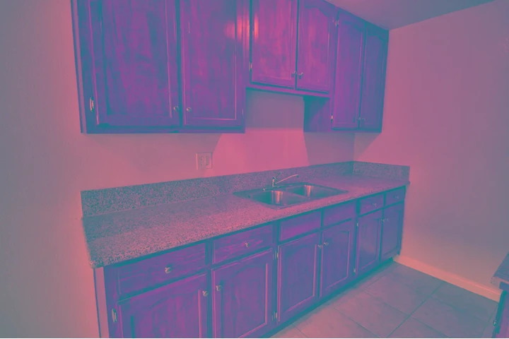 $1895 : 1 Bd 1 Ba Ready to Rent ! image 3