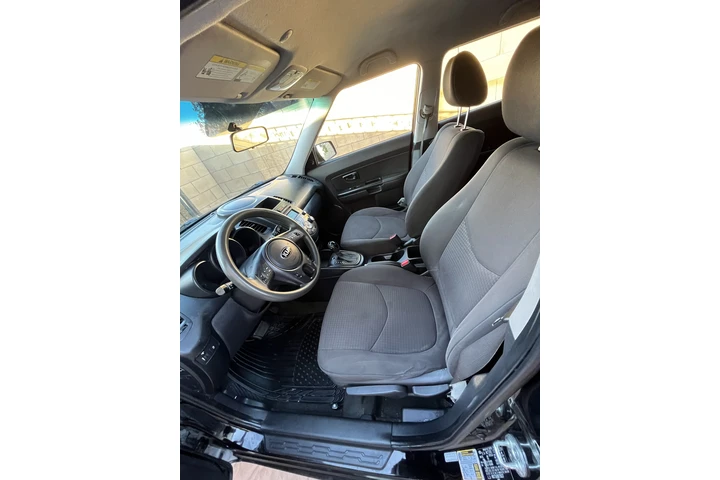 $4300 : 2013 KIA Soul - Base image 4
