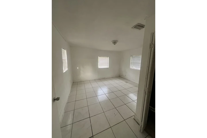 $1900 : Rento Apt 2habitaciones image 4