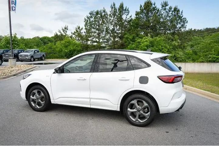 $25874 : Ford Escape 2023 AWD ST-Line image 7