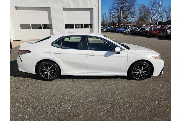 $19995 : Toyota Camry 2021 SE 4dr Sed image 7