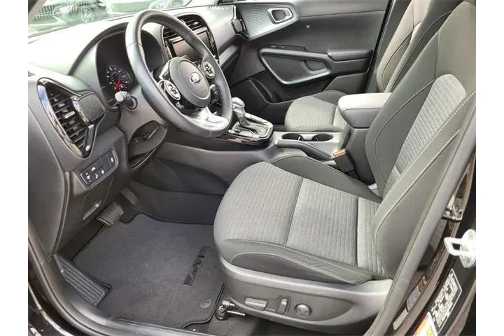 $17043 : Kia Soul 2021 EX 4dr Crossov image 6