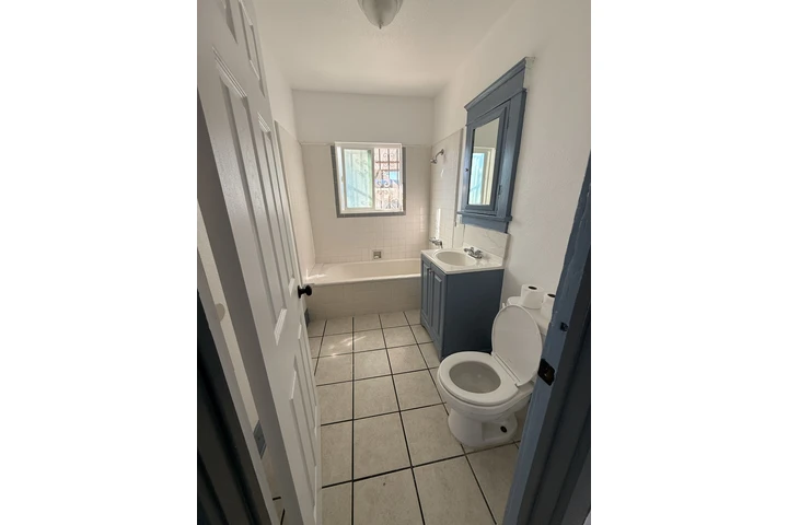 $2500 : Casa con estacionamiento image 7