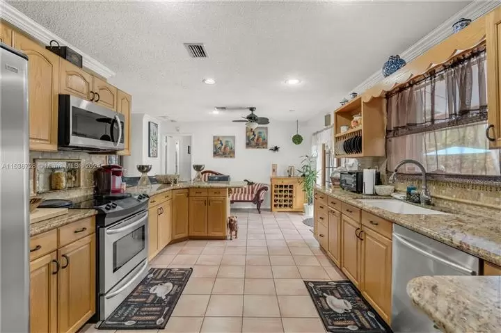 $819000 : House for Sale image 7