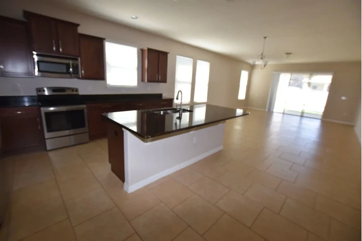 $2400 : Good rental history image 9