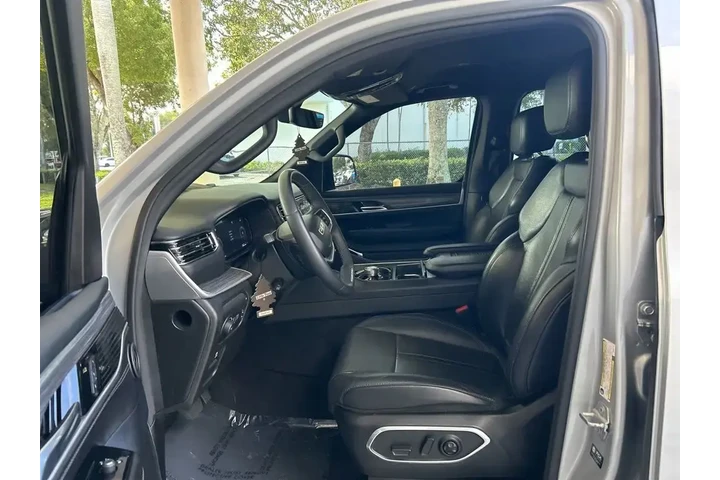 $34555 : Jeep Wagoneer L 2023 4x4 Ser image 5