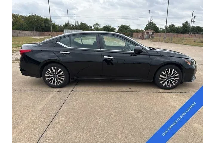 $19987 : Nissan Altima 2024 2.5 SV 4d image 2