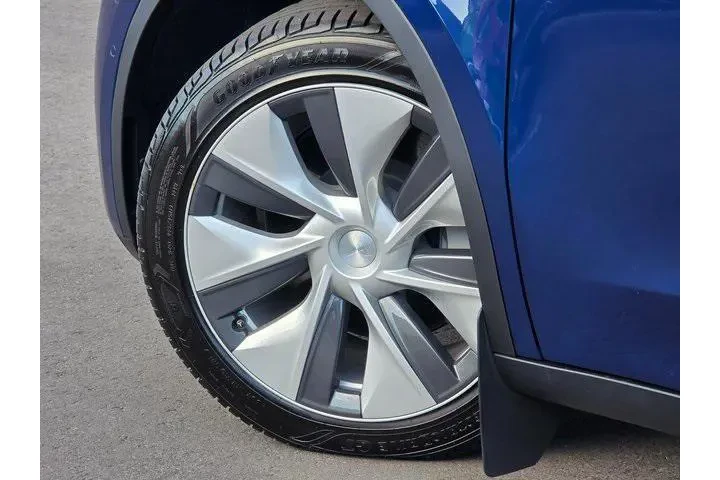 $29506 : Tesla Model Y 2021 AWD Long image 8