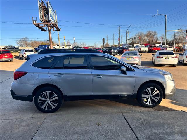 2019 Outback image 4