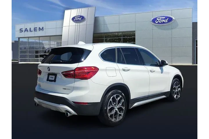 $26440 : BMW X1 2022 AWD xDrive28i 4d image 3