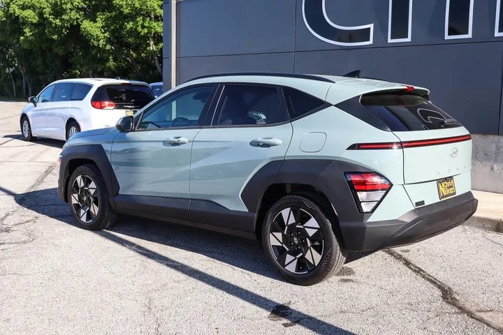 $21887 : 2025 Kona SEL FWD image 6