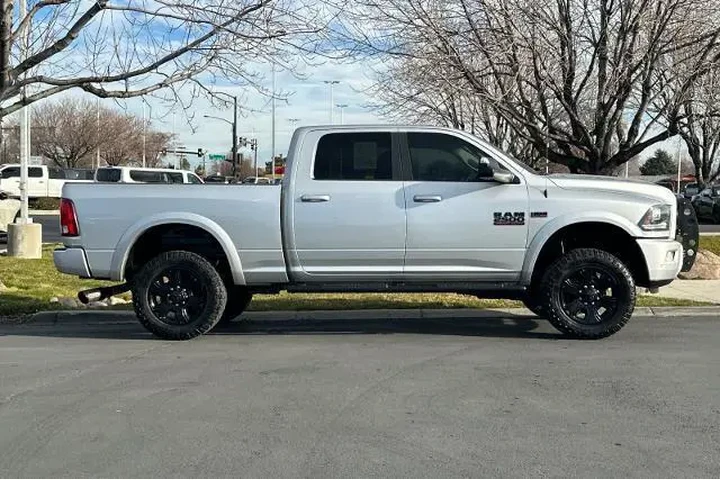 $29995 : Ram 2500 2017 4x4 Laramie 4d image 8