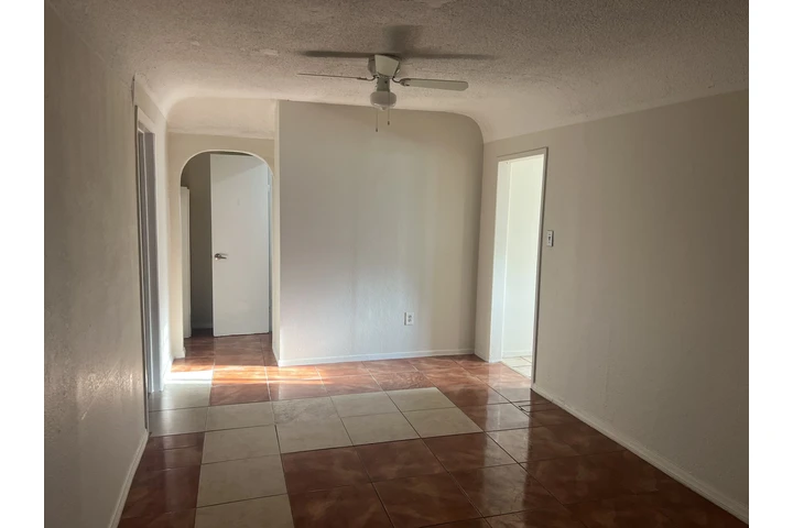 $2495 : Casa con utilidades incluidas! image 7