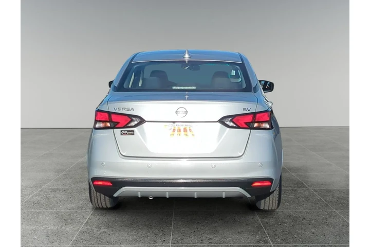 $19950 : Nissan Versa 2023 SV 4dr Sed image 4