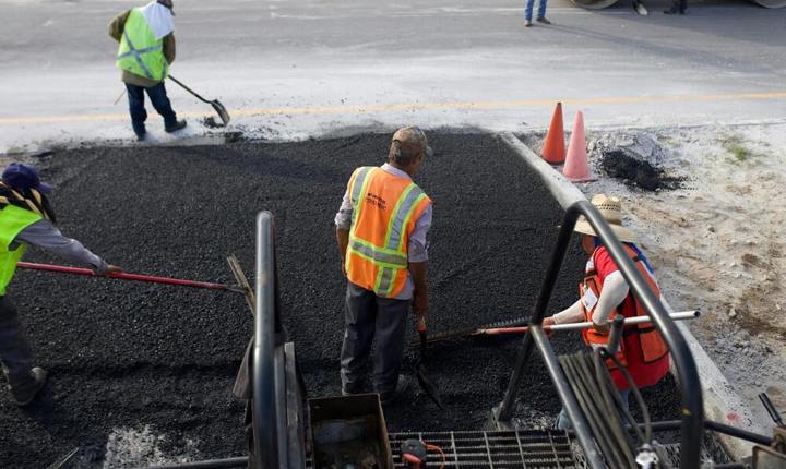 Trabajadores de pavimentación