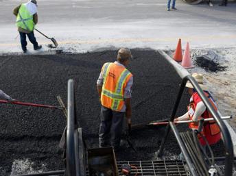 Trabajadores de pavimentación