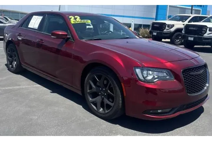 $25800 : Chrysler 300 2022 S V6 4dr S image 2