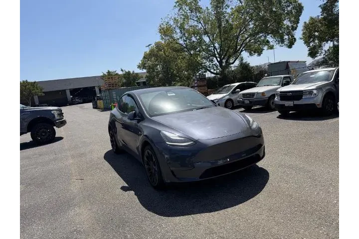 $29000 : Tesla Model Y 2021 AWD Long image 2