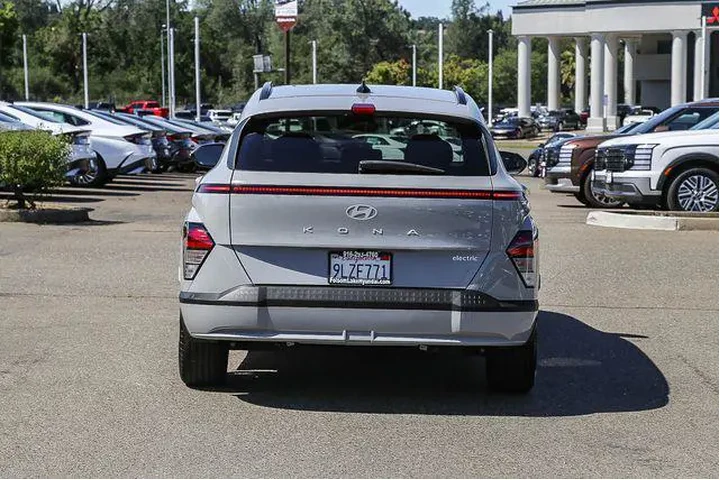 $38665 : Hyundai KONA Electric 2024 S image 4