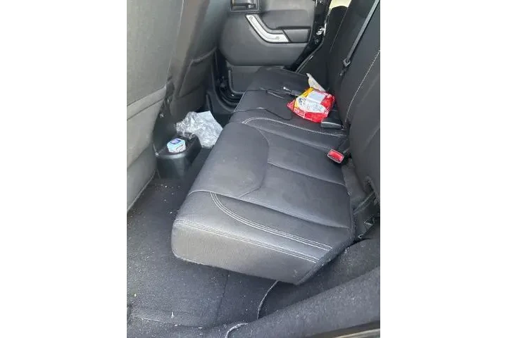 $21918 : Jeep Wrangler JK Unlimited 2 image 6