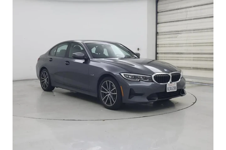 $27998 : BMW 3 Series 2022 330e 4dr S image 1